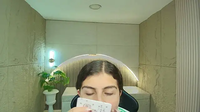 dany r  online show from April 9, 12:32 pm