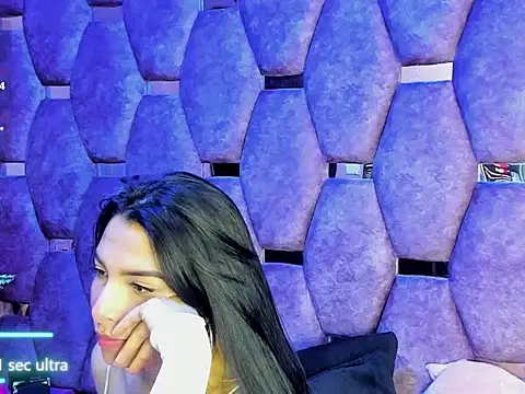 burbuja pink  online show from March 26, 3:45 am