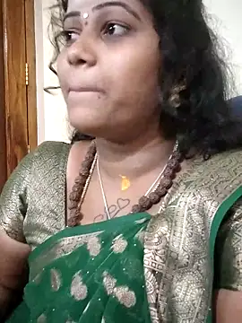 sweetqueen143 online show from October 22, 3:56 pm