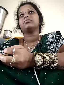 sweetqueen143 online show from October 29, 4:15 am