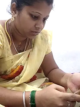 sweetqueen143 online show from April 3, 4:21 am