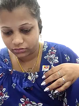 sweetqueen143 online show from April 11, 4:06 am