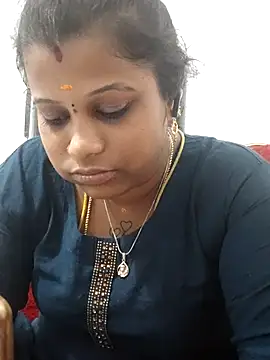 sweetqueen143 online show from April 13, 10:54 am