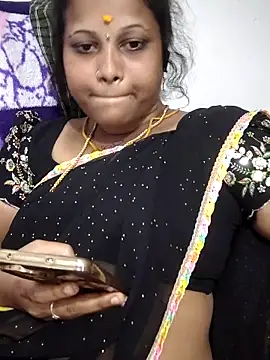 Snapshot of sweetqueen143 chatting on May 20, 12:22 pm sweetqueen143 online show from May 20, 12:22 pm