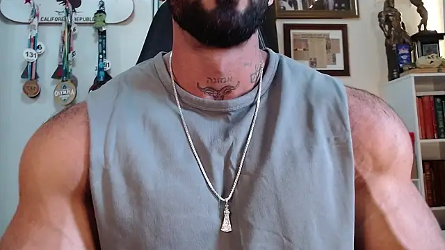 Snapshot of henryhadesflirt chatting on March 5, 7:10 pm henryhadesflirt online show from March 5, 7:10 pm