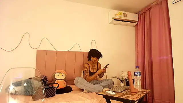 Snapshot of Macarena_leisy chatting on September 23, 9:29 pm Macarena leisy online show from September 23, 9:29 pm