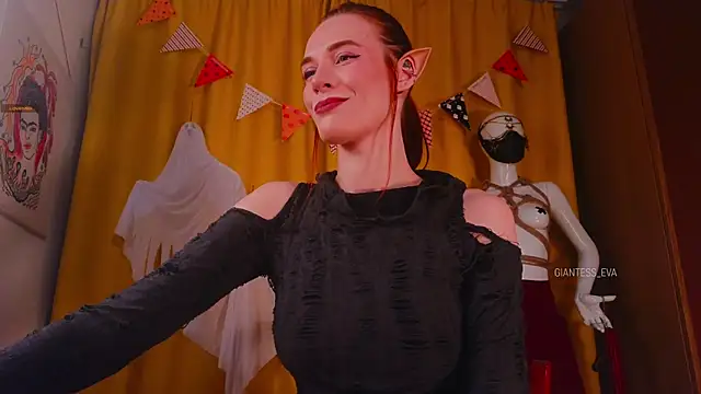 Giantess Eva online show from October 28, 5:15 pm