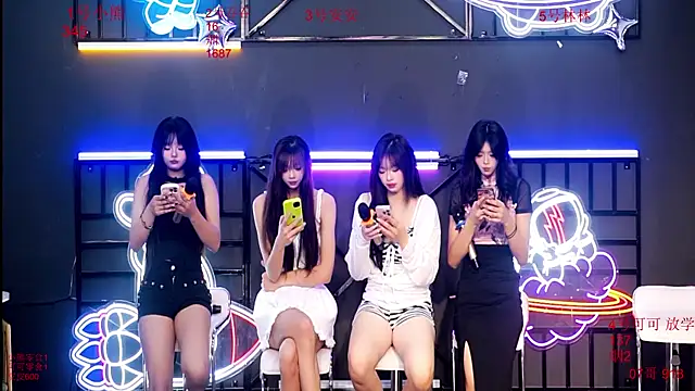 Snapshot of Shinygirls_777 chatting on September 25, 12:25 am Shinygirls 777 online show from September 25, 12:25 am