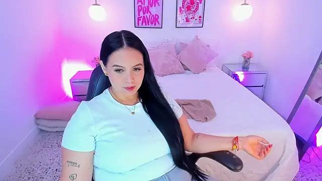 Snapshot of camiladuke7 chatting on June 17, 11:12 am camiladuke7 online show from June 17, 11:12 am