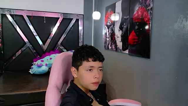 Snapshot of Twindesires chatting on October 5, 10:29 pm Twindesires online show from October 5, 10:29 pm