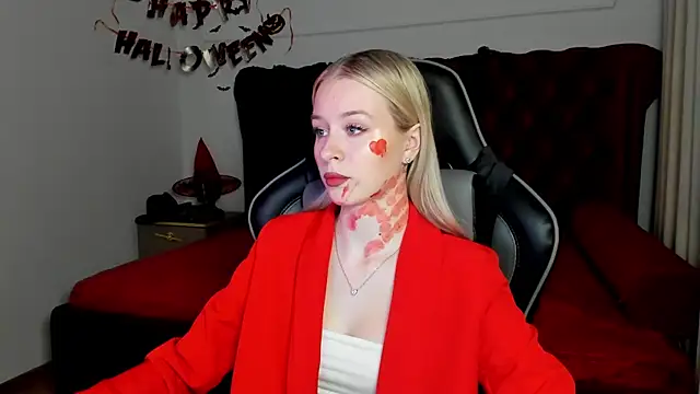 MiaGraces online show from October 31, 6:20 pm