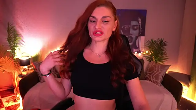 EllaGoldenn online show from March 28, 9:25 pm