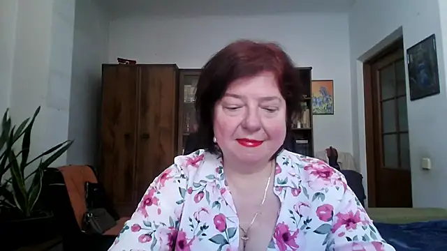 Violet Pulse online show from May 3, 2:45 pm