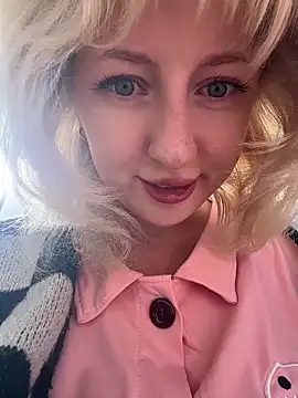 RonnieKiss online show from May 5, 8:22 am