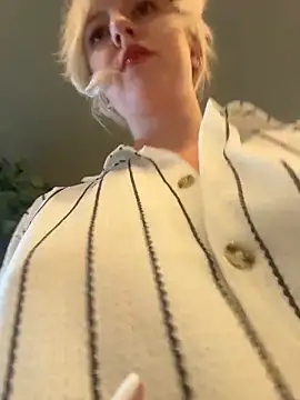 RonnieKiss online show from May 29, 10:24 am