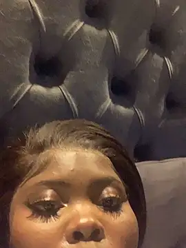 Snapshot of 21shazzy chatting on October 17, 1:42 am 21shazzy online show from October 17, 1:42 am