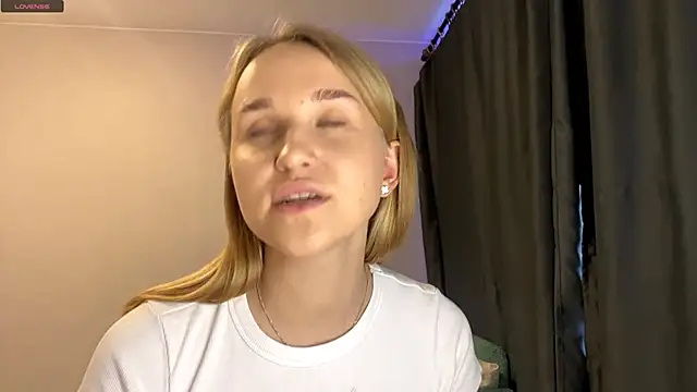 TanekaBoitel online show from October 8, 10:02 am