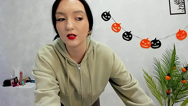 Snapshot of Lesley_Wins chatting on October 17, 8:06 am Lesley Wins online show from October 17, 8:06 am