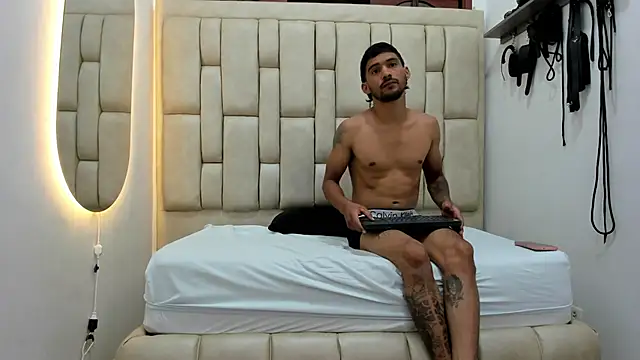 SeleneAndDorian online show from October 9, 7:23 pm