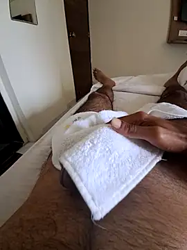 Snapshot of scotchnsoda chatting on September 21, 6:48 am scotchnsoda online show from September 21, 6:48 am