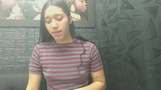 Snapshot of Lil_Rose2006 chatting on February 2, 1:10 pm Lil Rose2006 online show from February 2, 1:10 pm