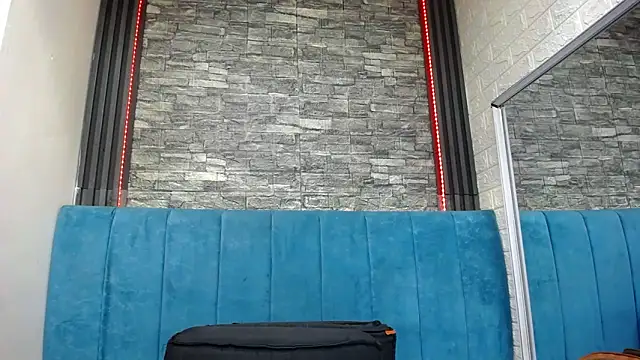 Snapshot of Lil_Rose2006 chatting on February 13, 1:18 pm Lil Rose2006 online show from February 13, 1:18 pm