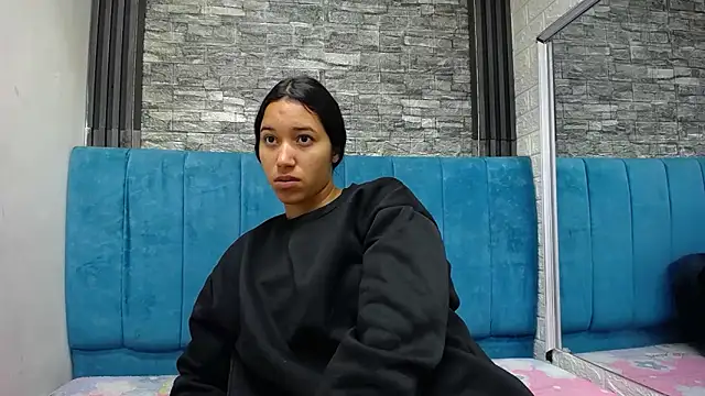 Snapshot of Lil_Rose2006 chatting on February 17, 12:45 pm Lil Rose2006 online show from February 17, 12:45 pm