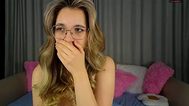 vivyboo111 online show from November 28, 8:33 pm