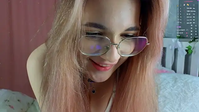 Snapshot of vivyboo111 chatting on March 8, 8:12 pm vivyboo111 online show from March 8, 8:12 pm