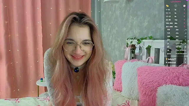 Snapshot of vivyboo111 chatting on March 23, 9:41 pm vivyboo111 online show from March 23, 9:41 pm
