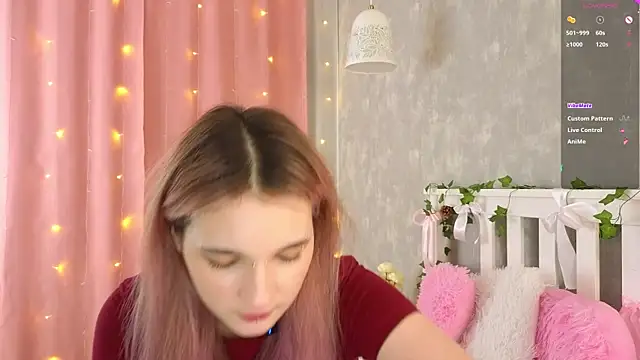 Snapshot of vivyboo111 chatting on April 5, 8:39 pm vivyboo111 online show from April 5, 8:39 pm
