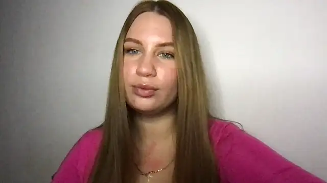 goodgirl2332 online show from September 25, 8:23 pm