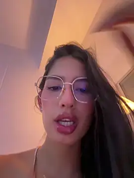 Julieta Duque online show from December 16, 5:45 am