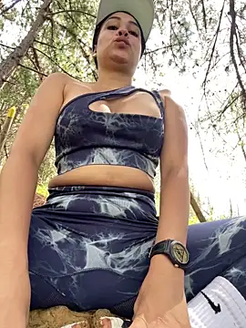 Snapshot of FOX_LATINA chatting on April 19, 3:22 pm FOX LATINA online show from April 19, 3:22 pm