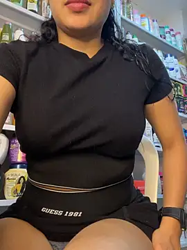 Snapshot of FOX_LATINA chatting on April 27, 9:13 pm FOX LATINA online show from April 27, 9:13 pm