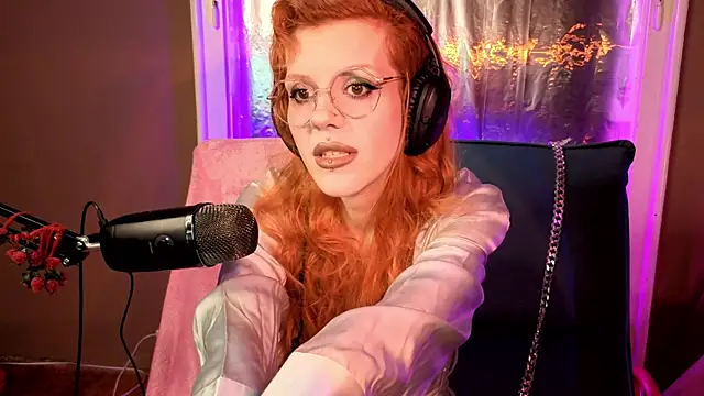 tacodeluxxxe online show from March 6, 1:46 am