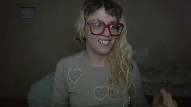 Snapshot of BlondieTami chatting on March 14, 1:12 am BlondieTami online show from March 14, 1:12 am