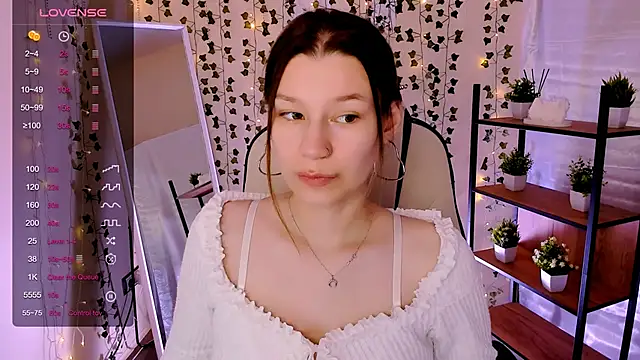 LinaBlossom  online show from May 19, 6:42 am