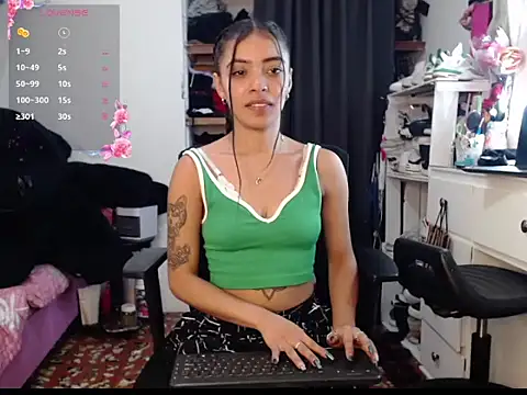 pocahot222 online show from October 11, 12:10 am