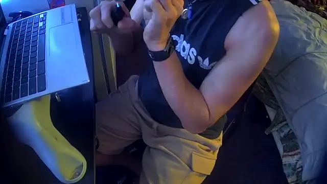 Snapshot of andrewspencer6969 chatting on November 2, 12:57 am andrewspencer6969 online show from November 2, 12:57 am