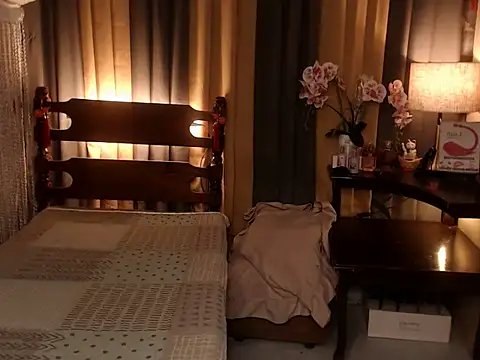 Jastine hunk online show from December 2, 4:18 am