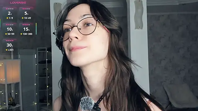 ReneeLippeatt online show from February 6, 7:17 pm