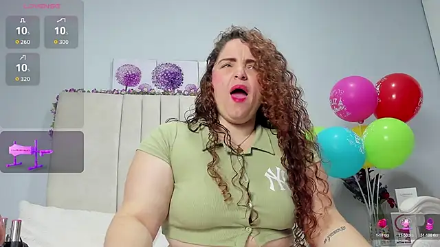 AmandaaWats online show from November 22, 11:31 am