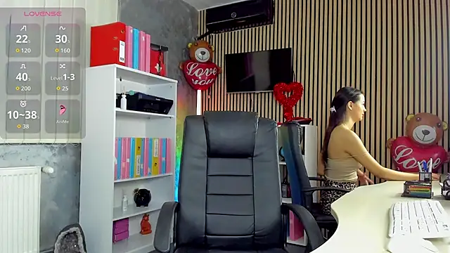 Snapshot of OfficeGirls chatting on June 1, 6:09 pm OfficeGirls online show from June 1, 6:09 pm