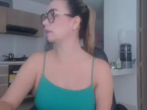 LovePaula online show from March 18, 12:03 pm