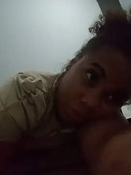 PrettahSantos online show from May 18, 1:13 am
