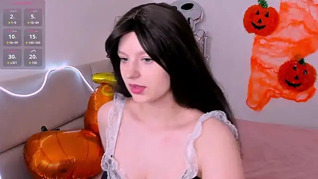 Snapshot of AishaAysitt chatting on October 19, 3:18 am AishaAysitt online show from October 19, 3:18 am
