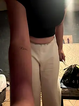 Snapshot of Lolalopez746 chatting on September 21, 12:01 am Lolalopez746 online show from September 21, 12:01 am