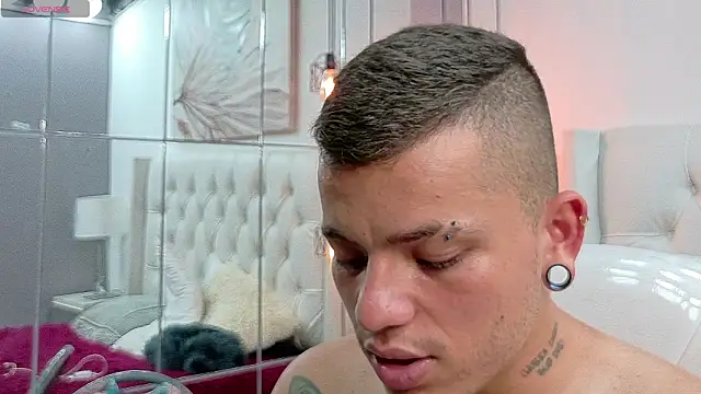 wildthor26 online show from February 17, 7:16 am