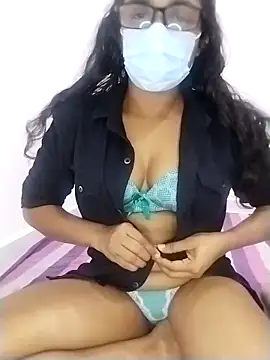 Snapshot of sexybolegirl chatting on February 14, 7:10 pm sexybolegirl online show from February 14, 7:10 pm